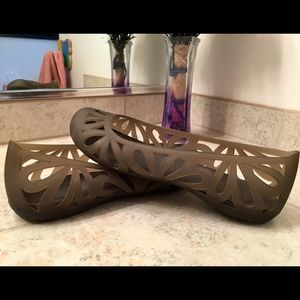 Crocs size 8w jelly flats